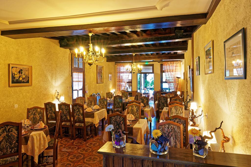 Logis Des Trois Maures Hotel Couches Buitenkant foto